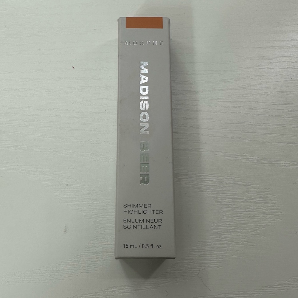 Madison Beer Shimmer Highlighter